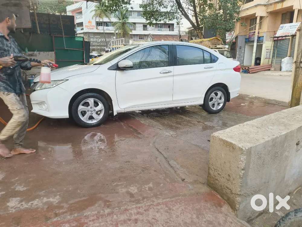 Honda City 2016-2017 Petrol Automatic. 19 + Mileage