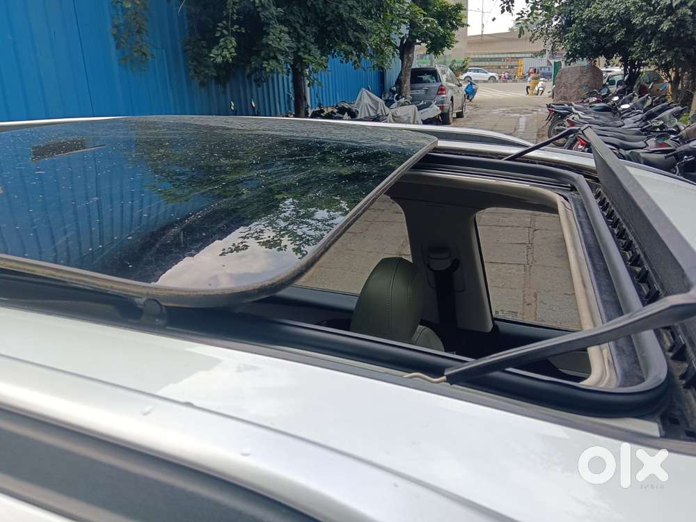 Mahindra Xuv700 2.2 Ax 7 Diesel Mt Luxury Pack Str, 2022, Diesel