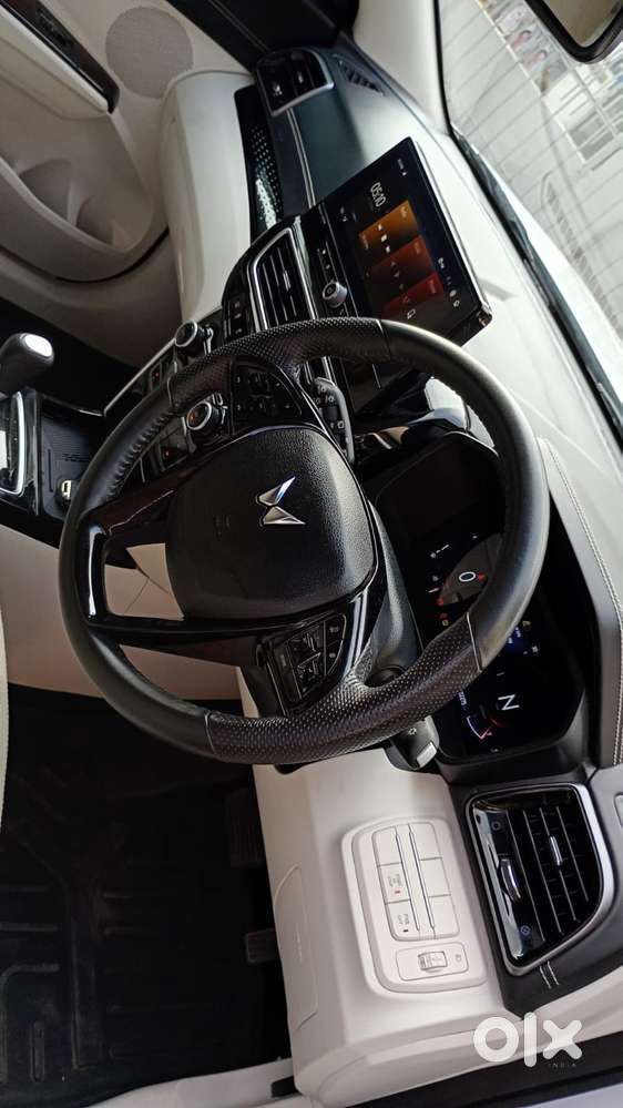 Mahindra Xuv 3xo Ax7 Diesel Mt, 2025, Diesel