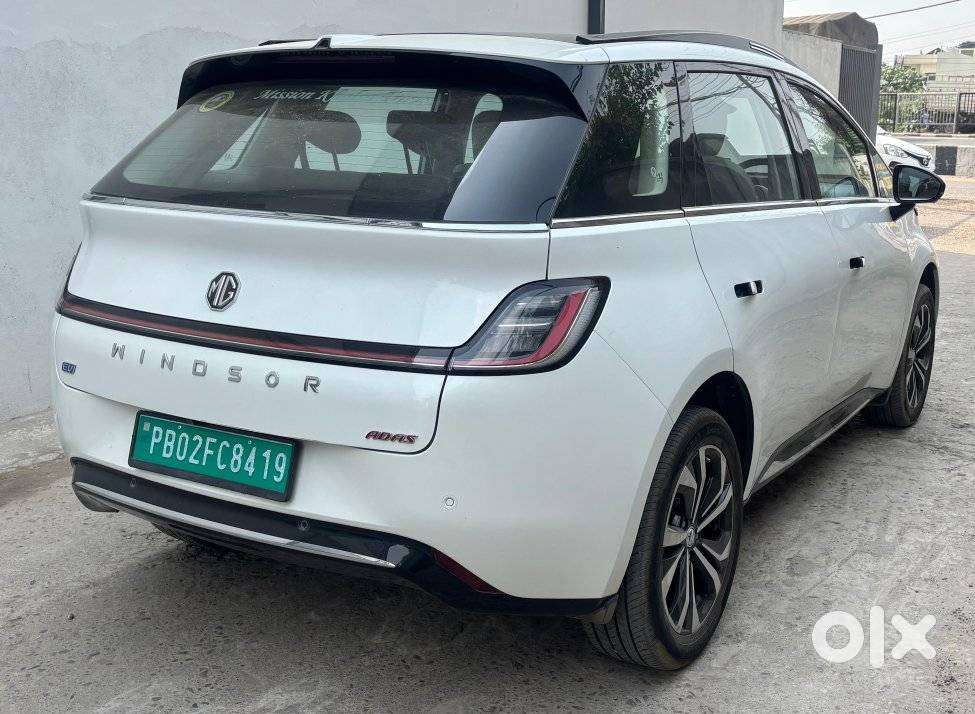 Mg Windsor Ev, 2025, Petrol