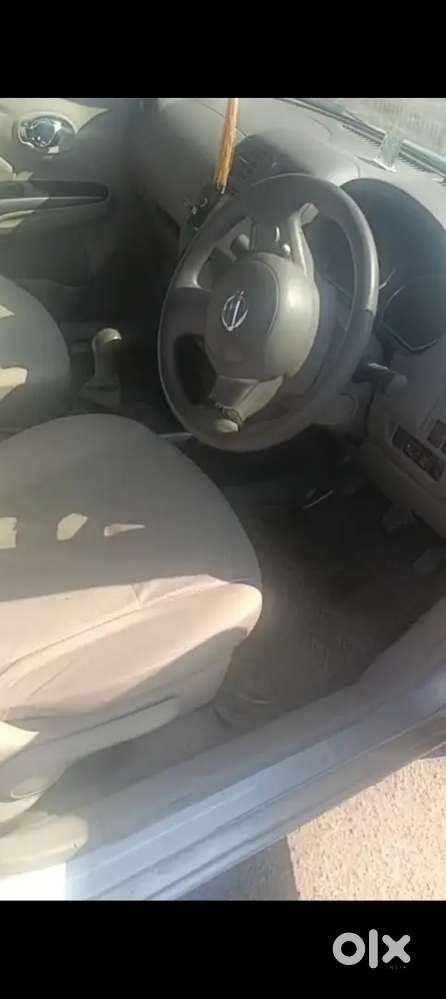 Nissan Sunny 2012