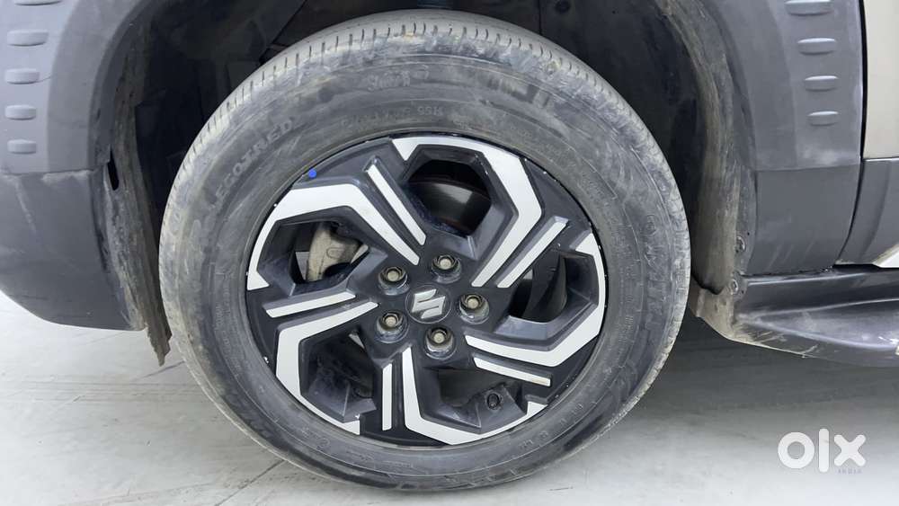 Maruti Suzuki Brezza 1.5 Zxi At Smart Hybrid Dual Tone, 2023, Petrol