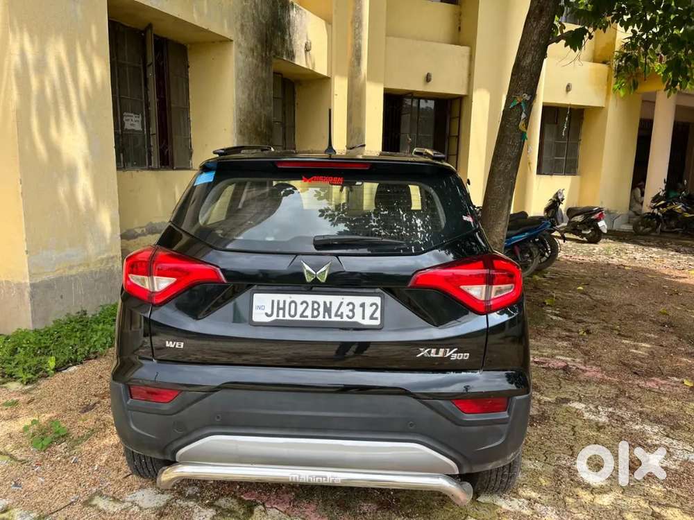 Mahindra Xuv300 2023 Petrol 11879 Km Driven