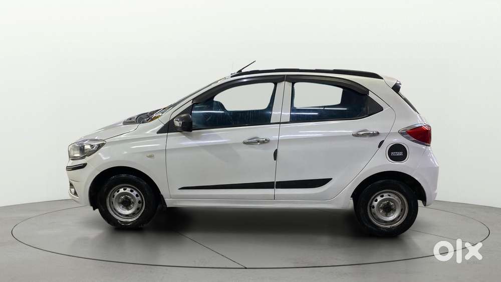 Tata Tiago Xe, 2017, Petrol