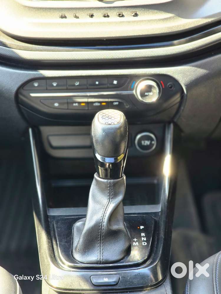 Tata Altroz 1.2 Xza Plus Dark Edition Dct, 2023, Petrol