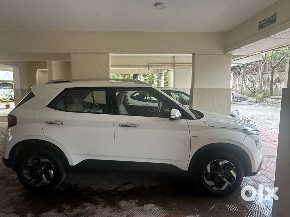 Army Officer Doctor Owned Car  Hyundai Venue Petrol 2019