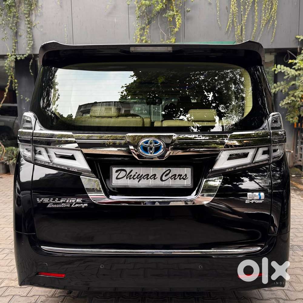 Toyota Vellfire 2.5 Executive Lounge, 2021, Petrol