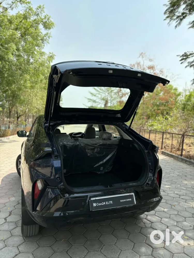 Tata Curvv Petrol Manual 2025 Km Driven