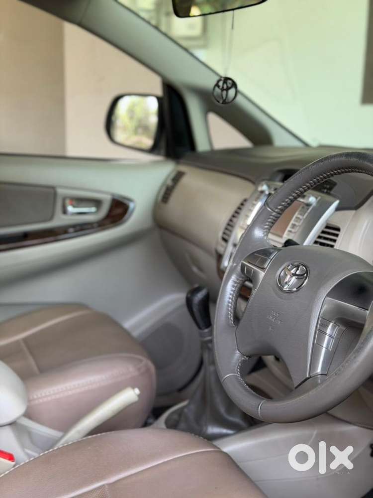 Toyota Innova 2012 Diesel Well Maintained
