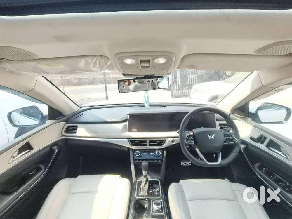 Mahindra Xuv700 2.2 Ax 7 Diesel At Luxury Pack Str, 2024, Diesel