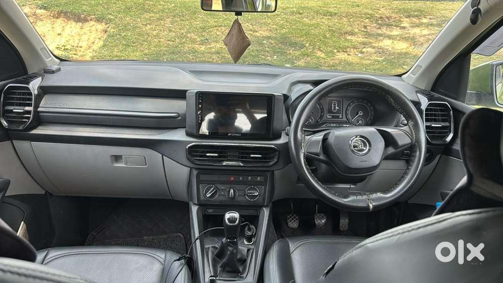 Skoda Superb Petrol Manual 2025