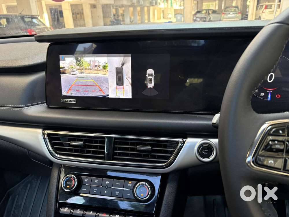 Mahindra Xuv700 2.2 Ax 7 Diesel At Luxury Pack Str, 2025, Diesel