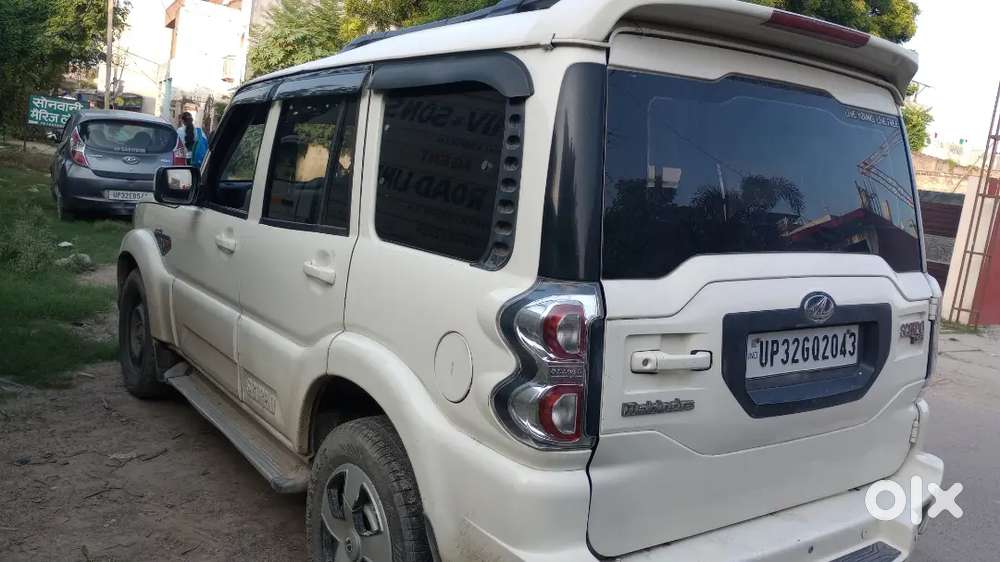 Mahindra Scorpio S4 Plus 2015