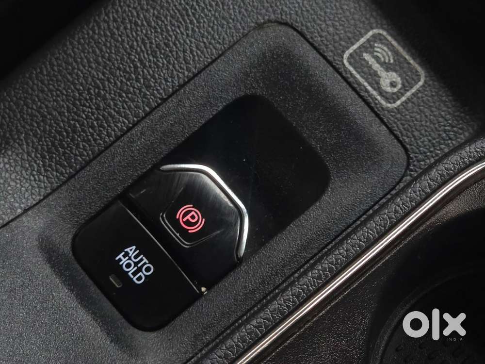Mahindra Thar Roxx Ax7l Rwd At, 2025, Petrol