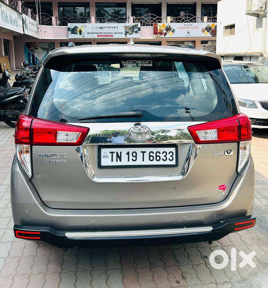 Toyota Innova Crysta 2.4 V 7 Str, 2016, Diesel