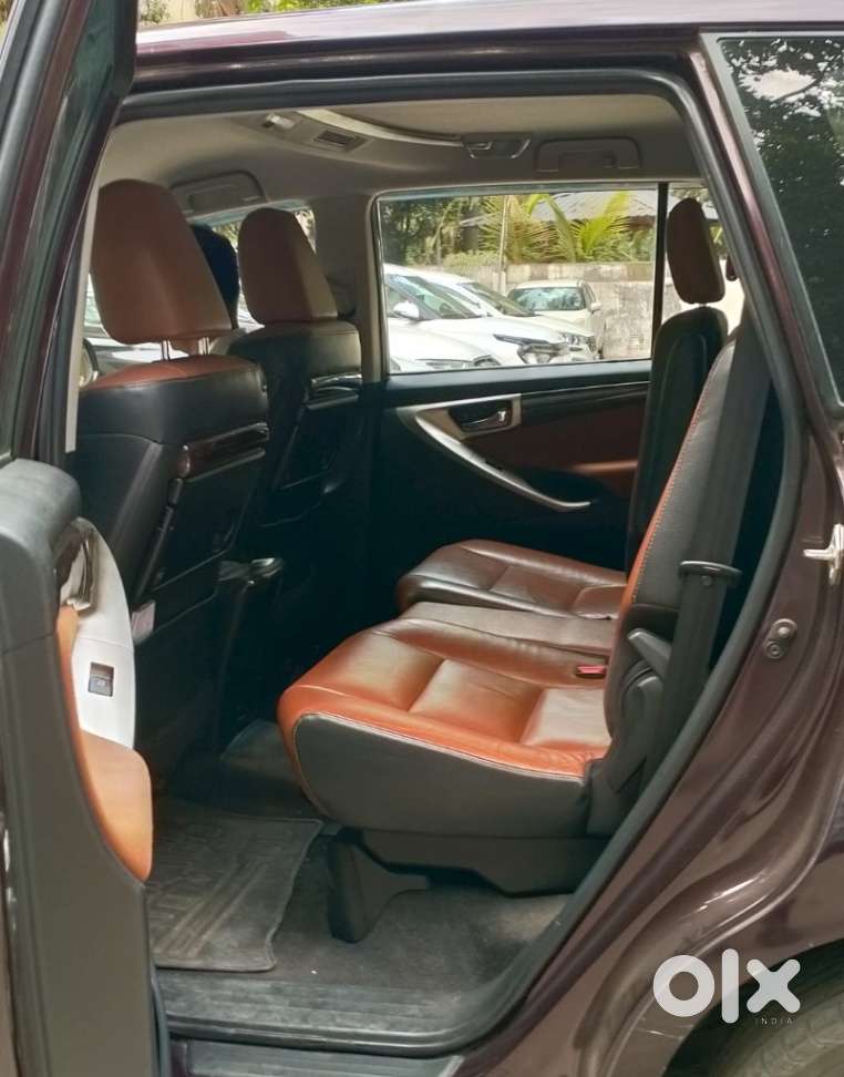 Toyota Innova Crysta 2.8 Zx At 7 Seater, 2016, Diesel