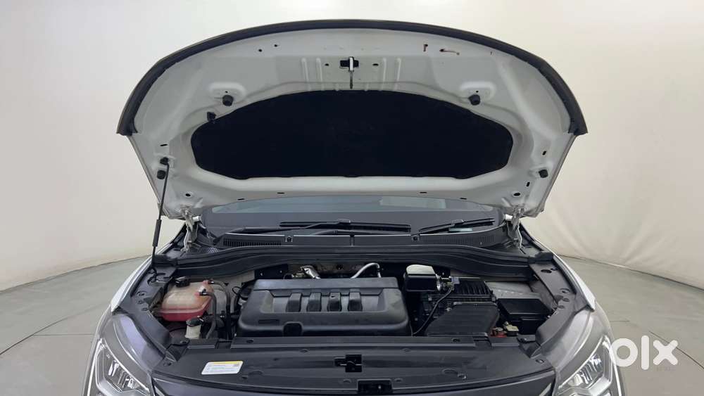 Mahindra Xuv700 2.2 Ax 7 Diesel At Luxury Pack Str Awd, 2022, Diesel