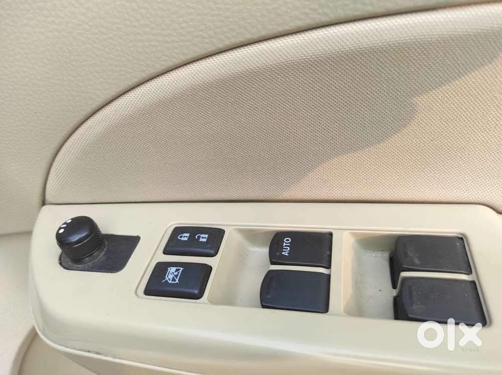 Maruti Suzuki Swift Dzire 1.2 Vxi Bsiv, 2013, Petrol