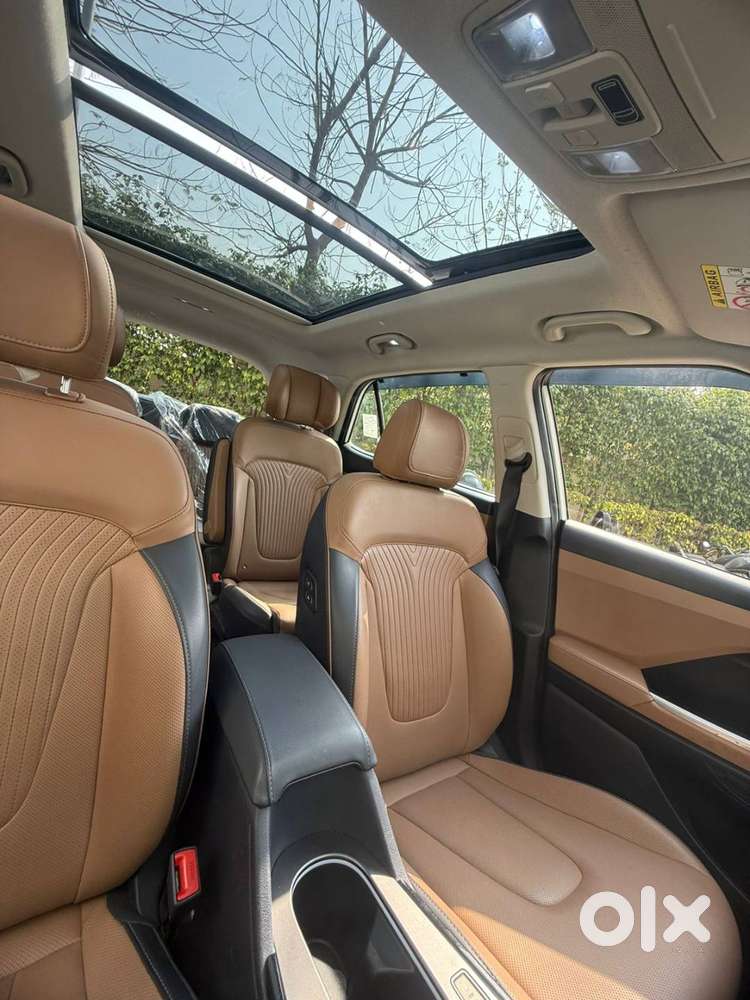 Showroom Condition Hyundai Alcazar Signature – Top Variant Petrol Auto