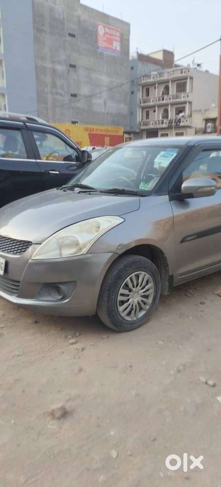 Maruti Suzuki Swift Vxi + Manual, 2012, Cng & Hybrids