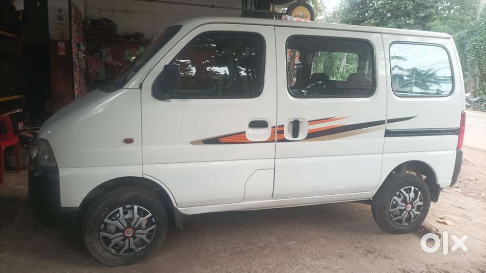 Maruti Suzuki Eeco 5 Str With A/c+htr, 2017, Petrol