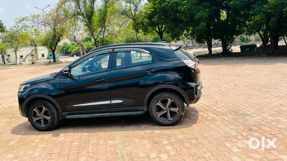 Tata Nexon 1.2 Revotron Xz Plus (o) Dark Edition, 2023, Petrol