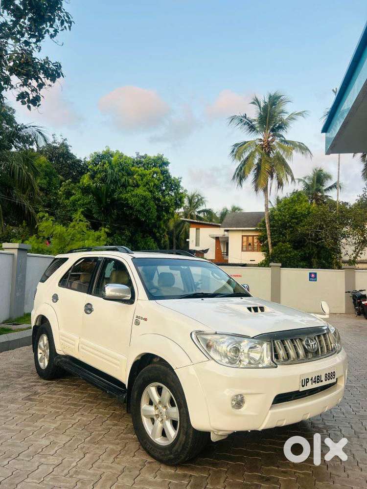 Toyota Fortuner 3.0 4x4 Manual, 2011, Diesel
