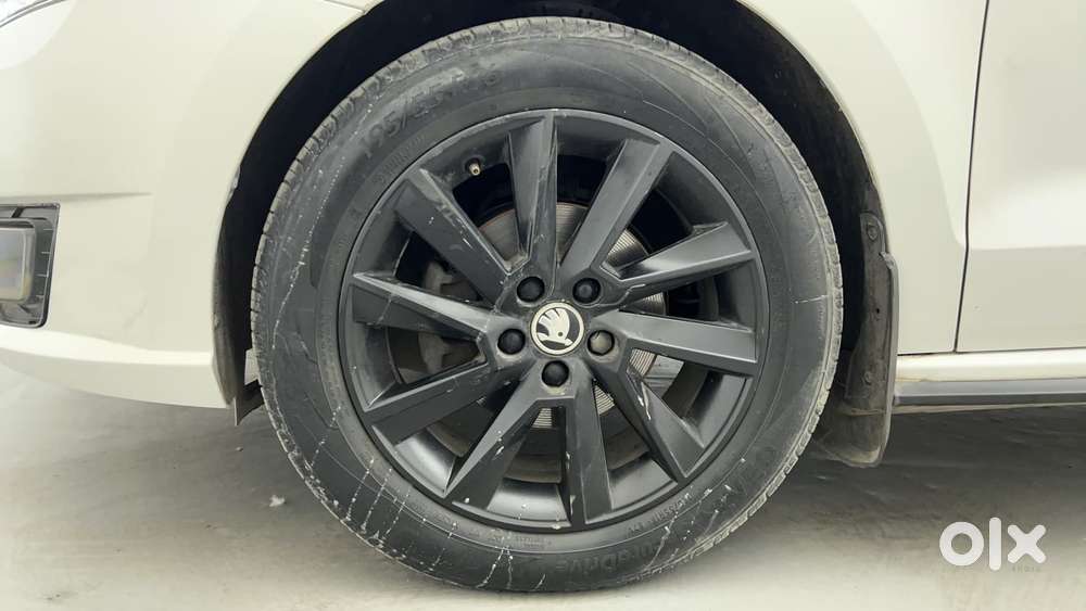 Skoda Rapid 1.0 Style At, 2021, Petrol