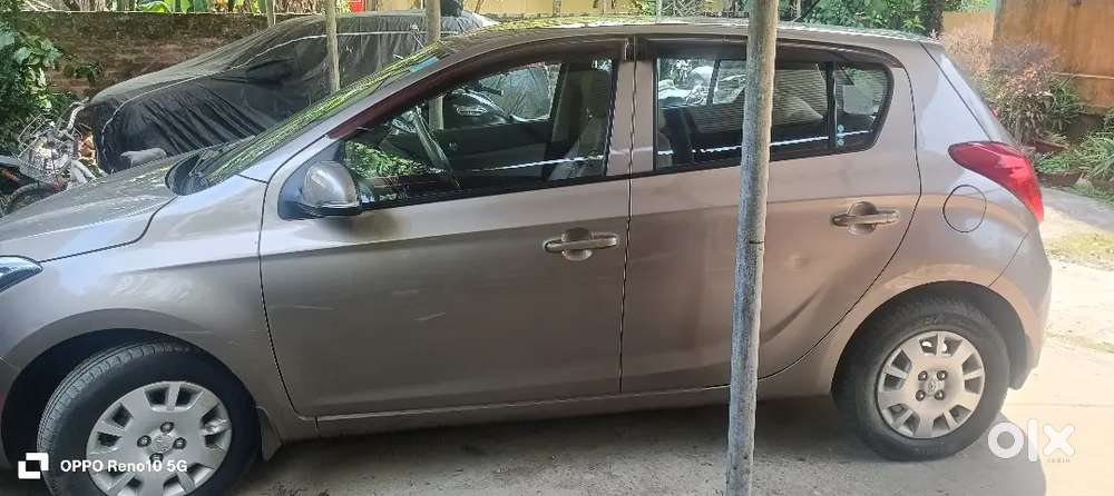 Hyundai I20 2014 Petrol 32000 Km Driven Urgent Sell