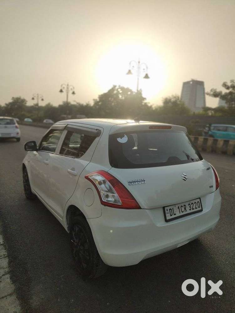 Maruti Suzuki Swift Vxi + Manual, 2015, Petrol