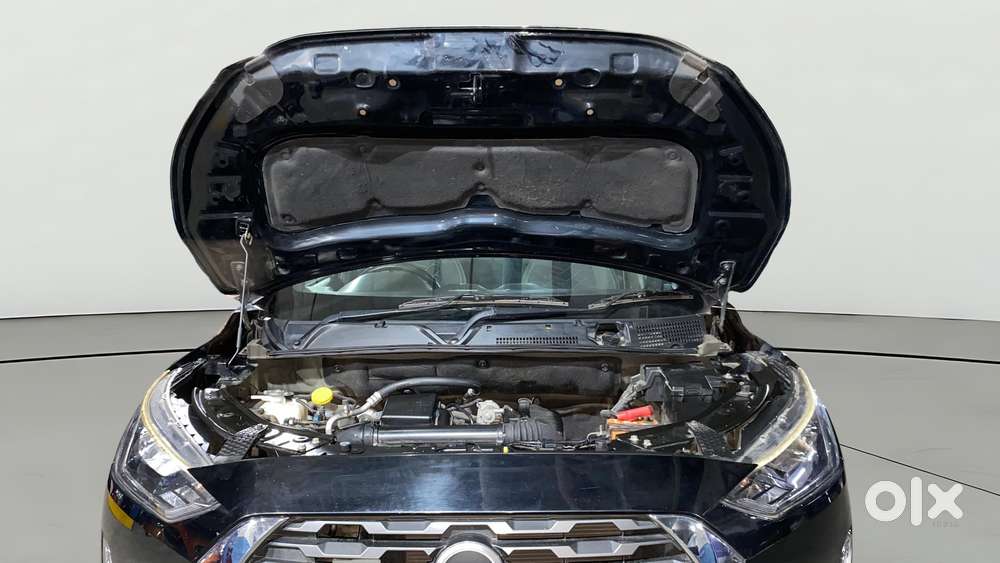 Nissan Magnite 1.0 Xv Premium, 2022, Petrol