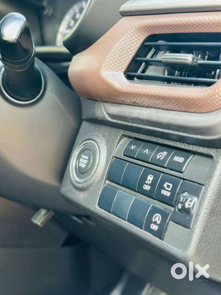 Maruti Suzuki Vitara Brezza Zxi+ Mt, 2022, Petrol