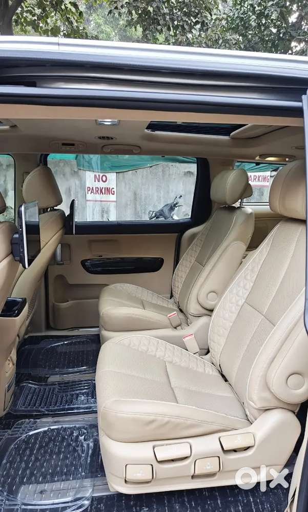 Kia Carnival 2022 Diesel 45000 Km Driven