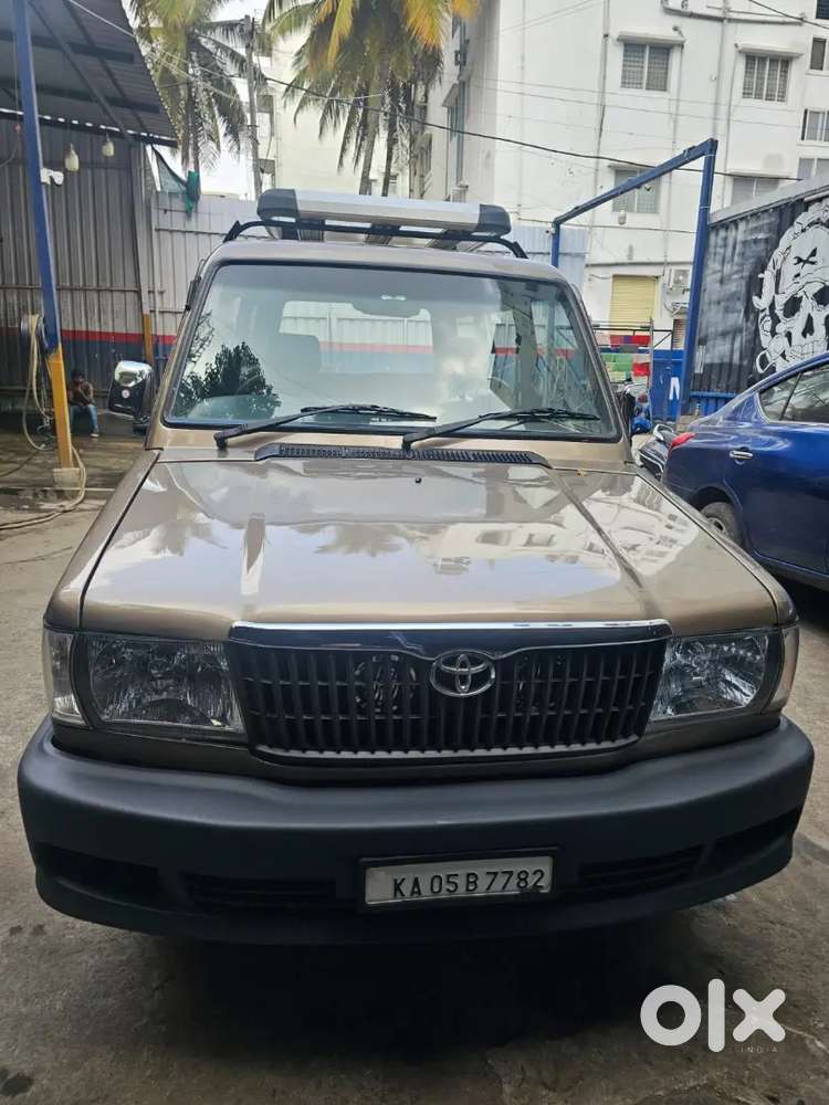Toyota Qualis 2003 Diesel Well Maintained