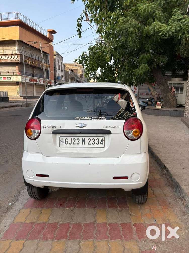 Chevrolet Spark 2011 Petrol 61000 Km Driven