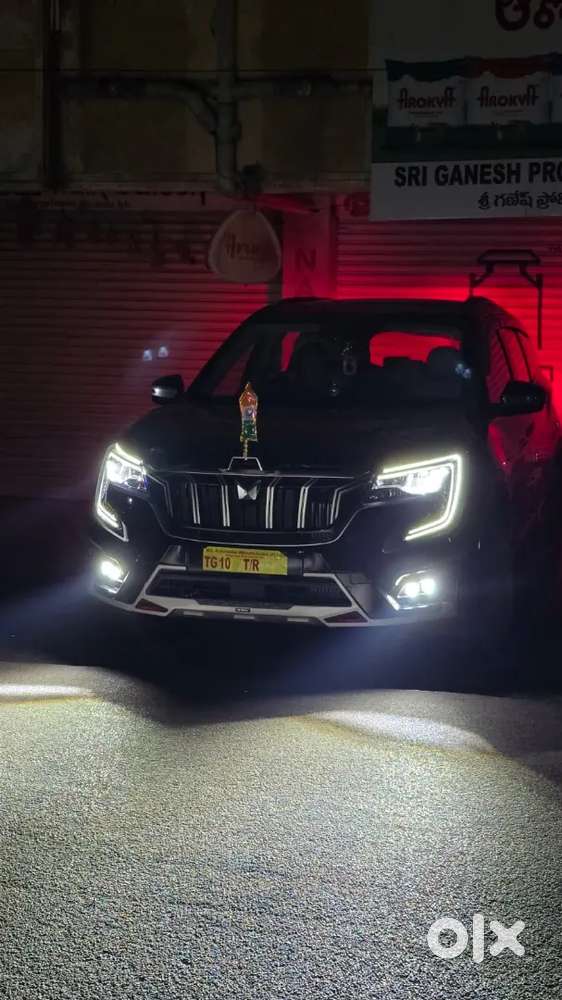 Mahindra Xuv700 2025 Diesel Well Maintained