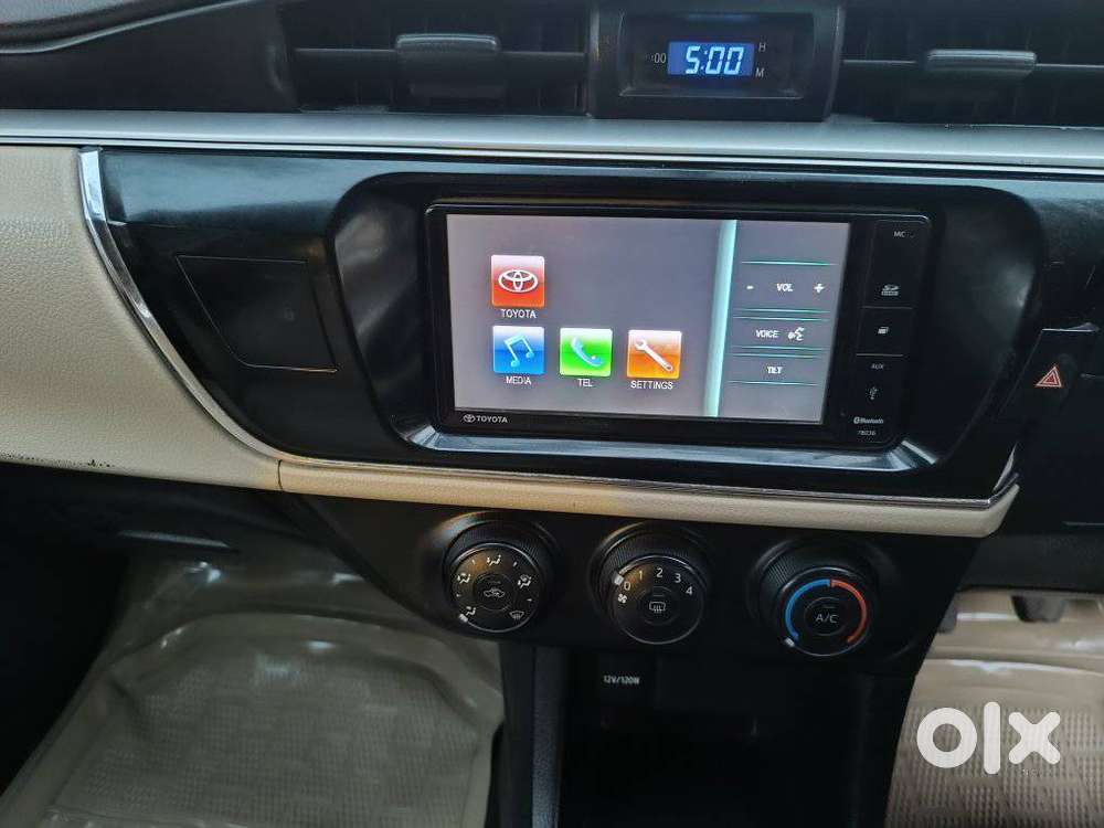 Toyota Corolla Altis 1.8 J, 2015, Petrol