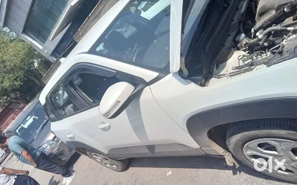 Maruti Brezza Lxi 2025