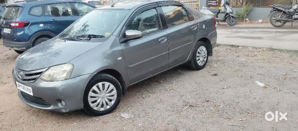 Toyota Etios 2014 Diesel 100000 Km Driven Showroom Record