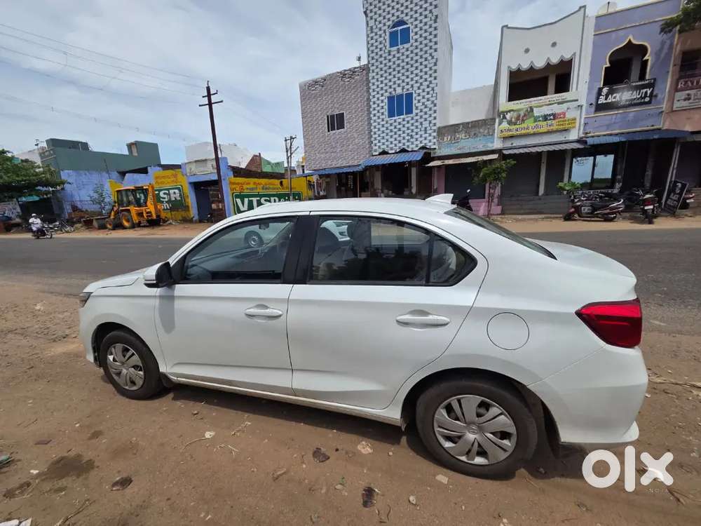 Honda Amaze Automatic Petrol
Well Maintained Company Service