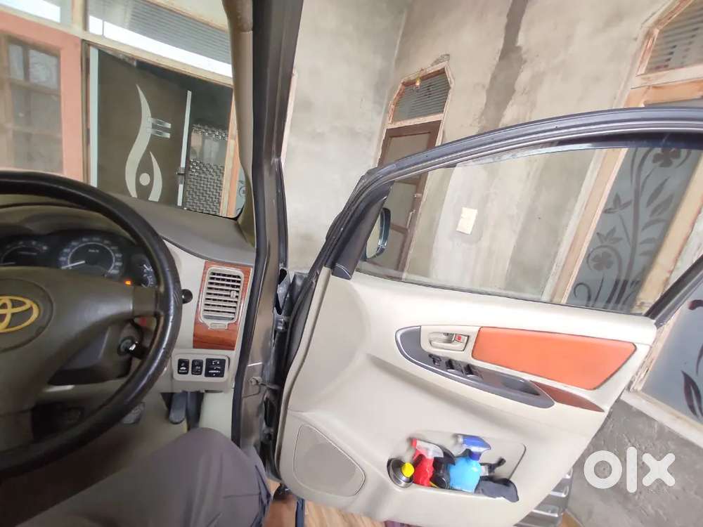 Toyota Innova 2.5 2012