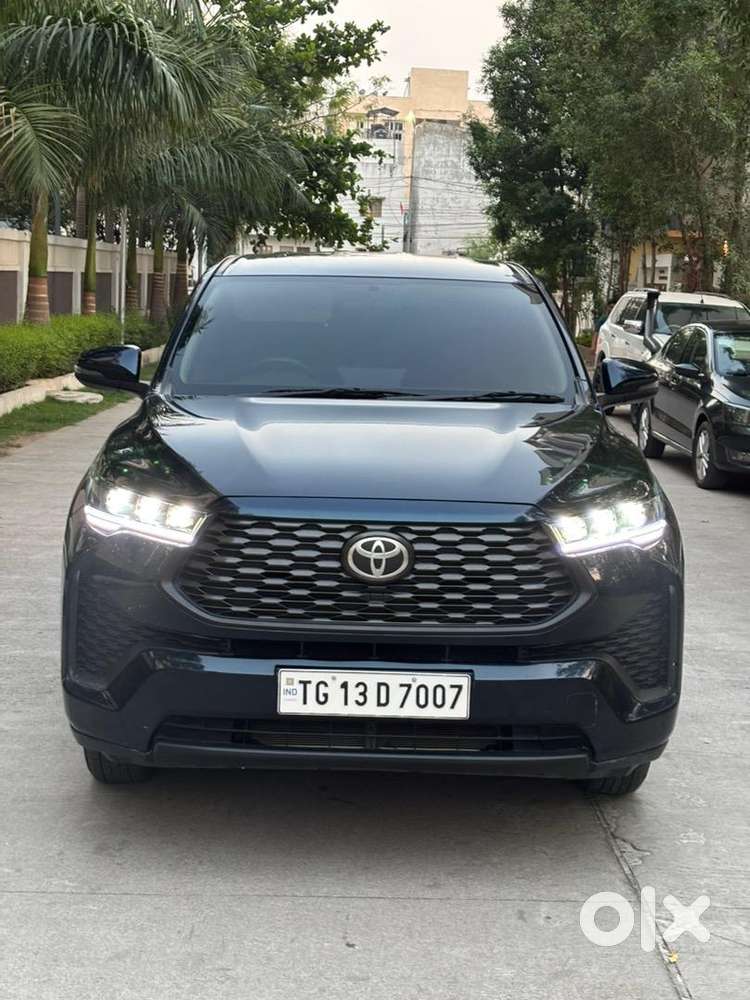Toyota Innova Hycross 2025 Petrol 5500 Km Driven