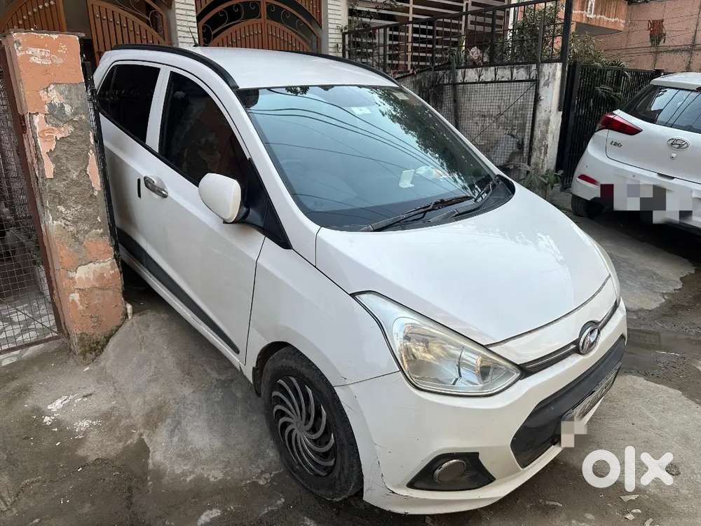 Hyundai Grand I10 Sportz 2016 Car