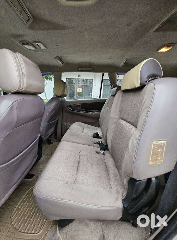 Toyota Innova 2.5 G (diesel) 8 Seater Bs Iv, 2016, Diesel
