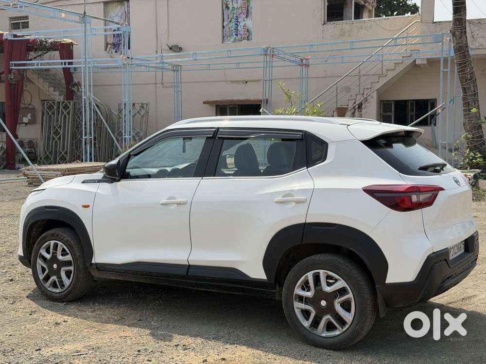Nissan Magnite 1.0 Xv Executive, 2023, Petrol