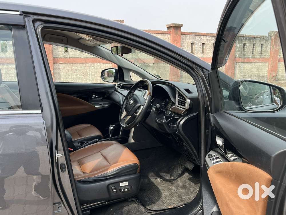 Toyota Innova Crysta 2.7 Zx At, 2017, Petrol