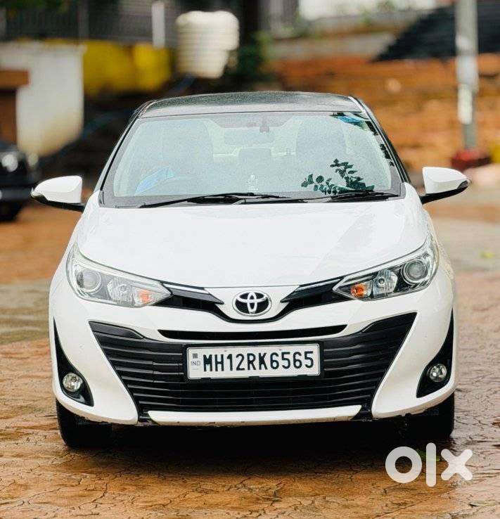 Toyota Yaris V Cvt, 2019, Petrol