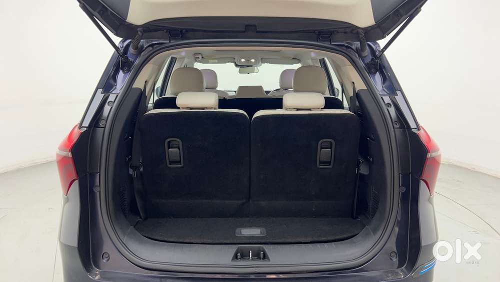 Mahindra Xuv700 2.0 Ax 7 Petrol At Luxury Pack Str, 2021, Petrol