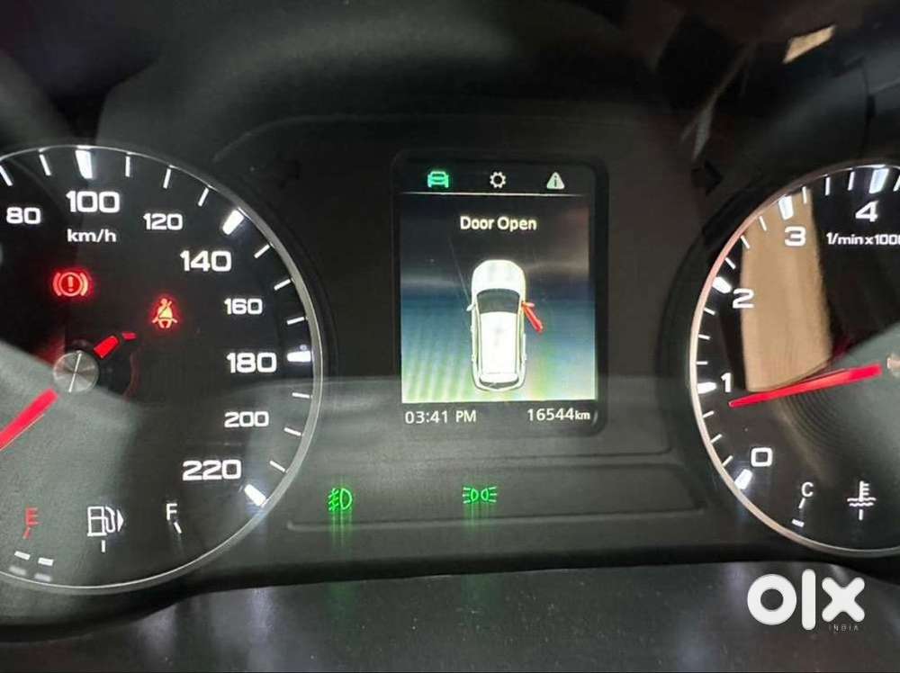 Less Run Good Condition Petrol Mg Astor 1.5 Super Available