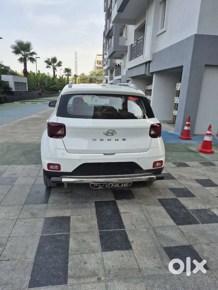 Hyundai Venue 2022 Petrol 62430 Km Driven